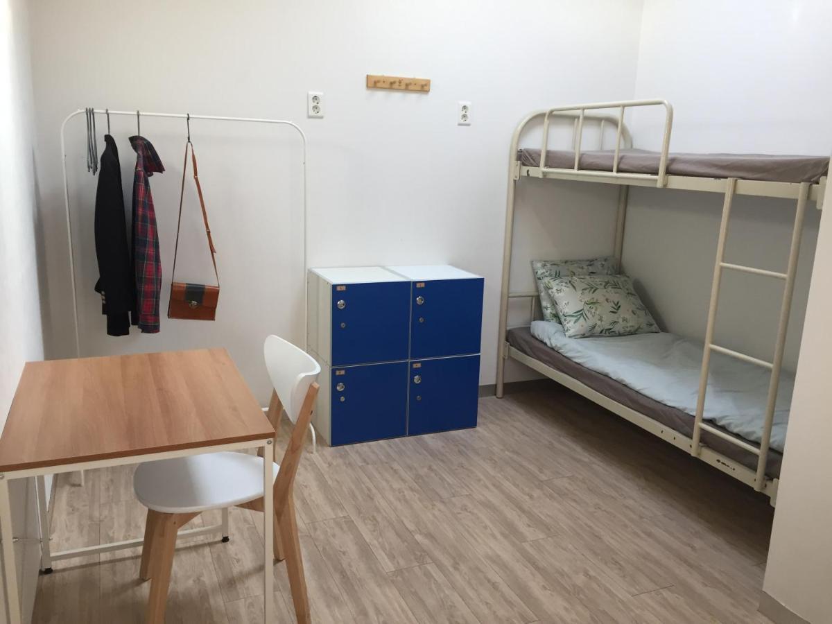 Inside Busan Hostel Экстерьер фото